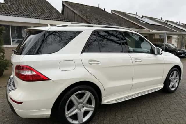 Mercedes-Benz M-Klasse (2015) thumbnail 3