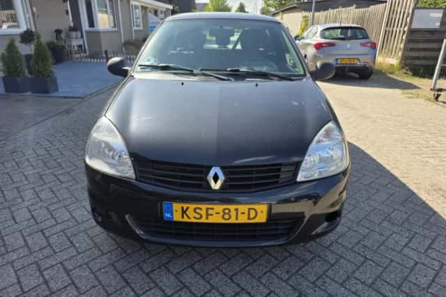 Renault Clio (2012) thumbnail 2