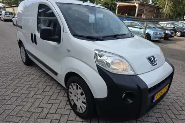 Peugeot Bipper (2011) thumbnail 3