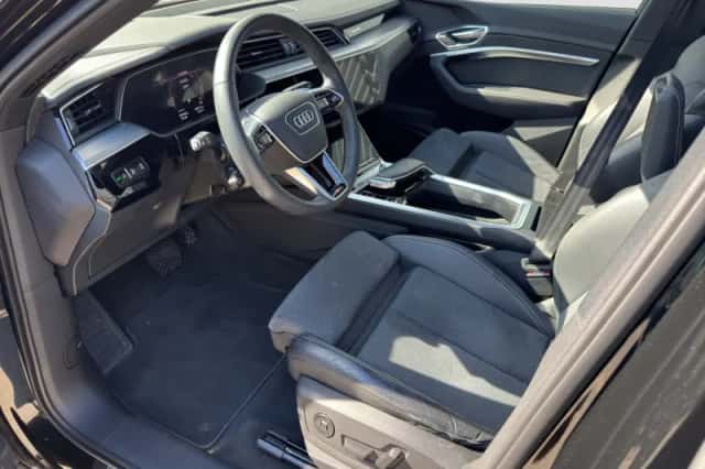 Audi e-tron (2023) thumbnail 3