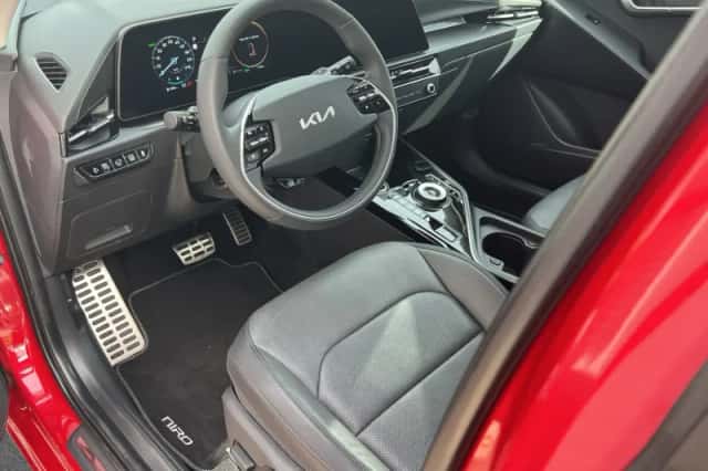Kia Niro (2023) thumbnail 4