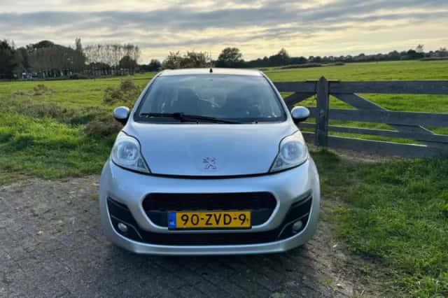 Peugeot 107 (2013) thumbnail 2