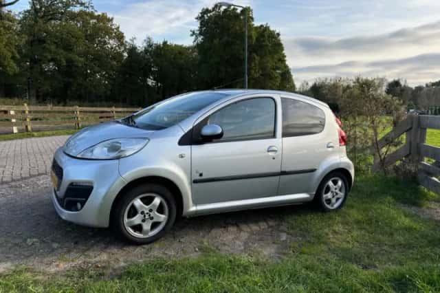 Peugeot 107 (2013) thumbnail 4