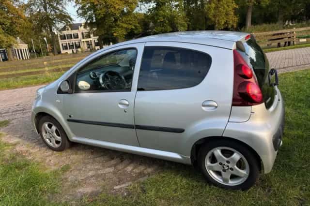 Peugeot 107 (2013) thumbnail 5