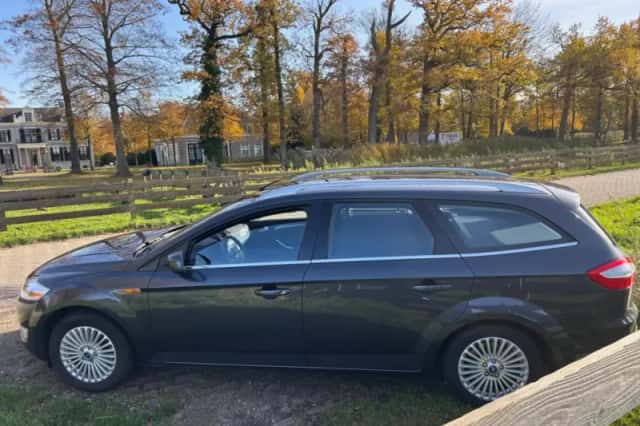 Ford Mondeo (2010) thumbnail 4