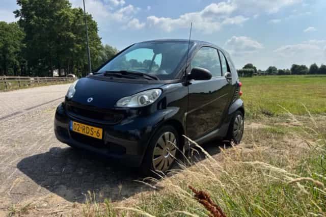 Smart ForTwo (2011) thumbnail 3