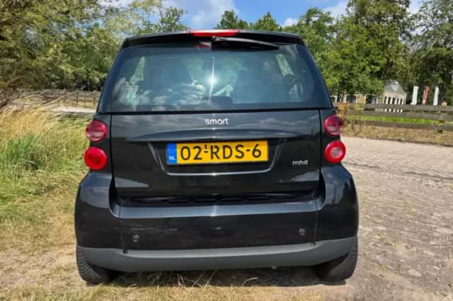 Smart ForTwo (2011) thumbnail 5