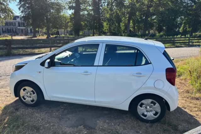 Kia Picanto (2020) thumbnail 4