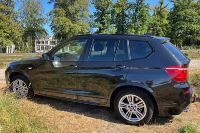 BMW X3 (2012) thumbnail 4