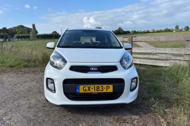 Kia Picanto (2015) thumbnail 2