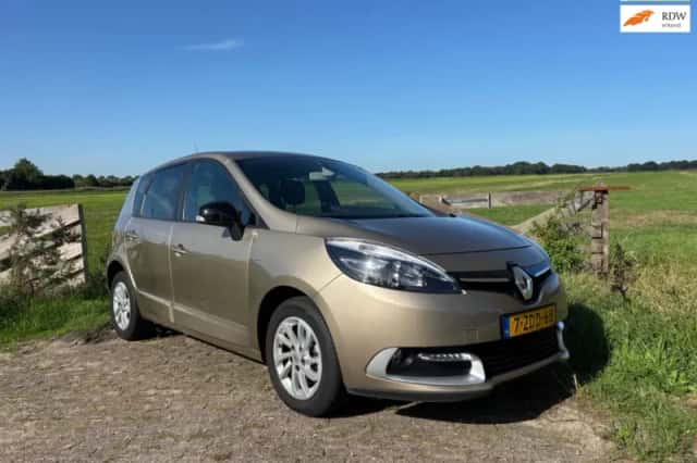 Renault Scénic (2015) thumbnail 1