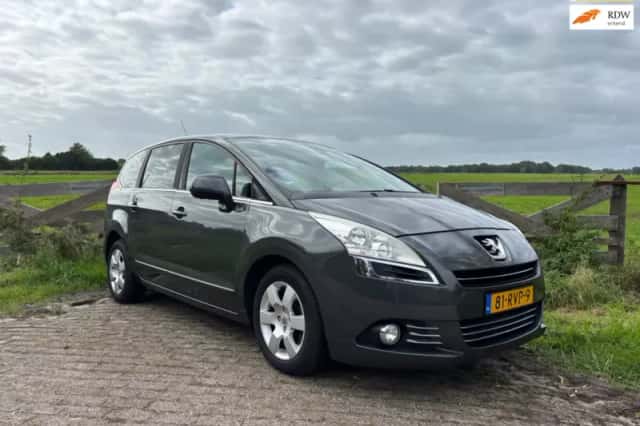 Peugeot 5008 (2011) thumbnail 1