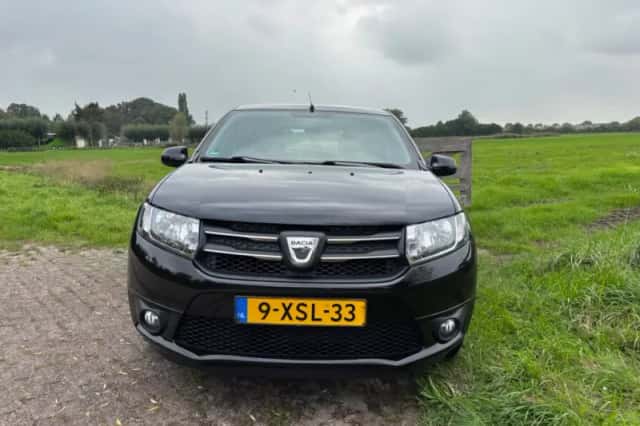 Dacia Sandero (2014) thumbnail 2
