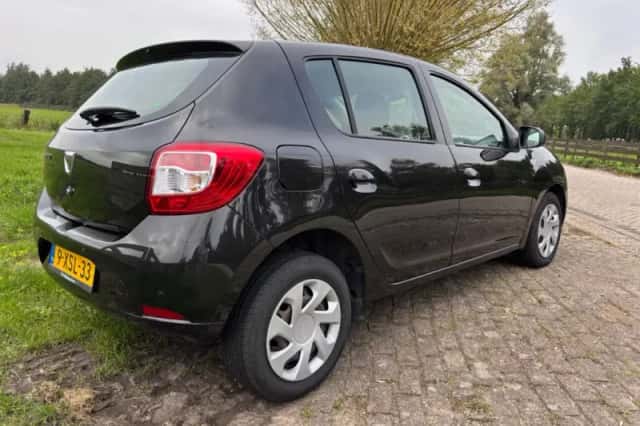 Dacia Sandero (2014) thumbnail 6