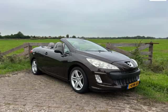 Peugeot 308 (2011) thumbnail 1