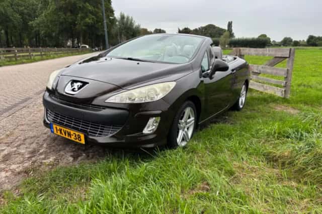 Peugeot 308 (2011) thumbnail 3