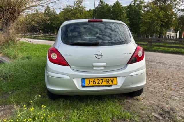 Opel Corsa (2012) thumbnail 5