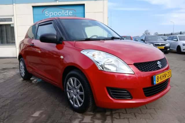 Suzuki Swift (2013) thumbnail 1
