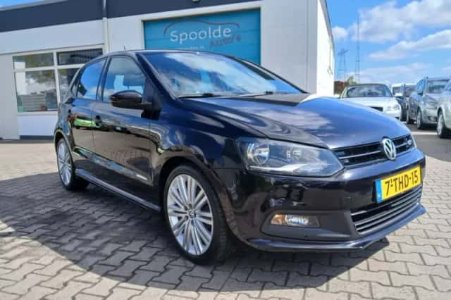 Volkswagen Polo (2014) thumbnail 1
