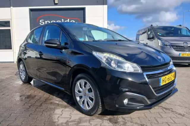 Peugeot 208 (2015) thumbnail 1