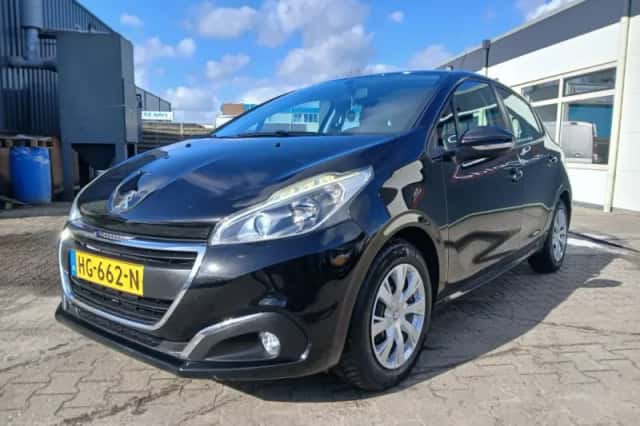 Peugeot 208 (2015) thumbnail 2