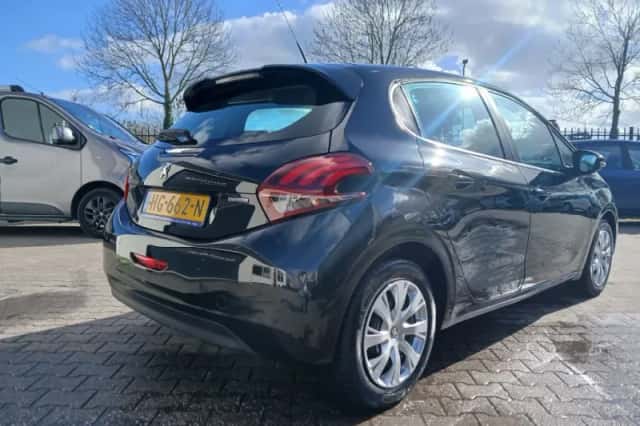 Peugeot 208 (2015) thumbnail 4