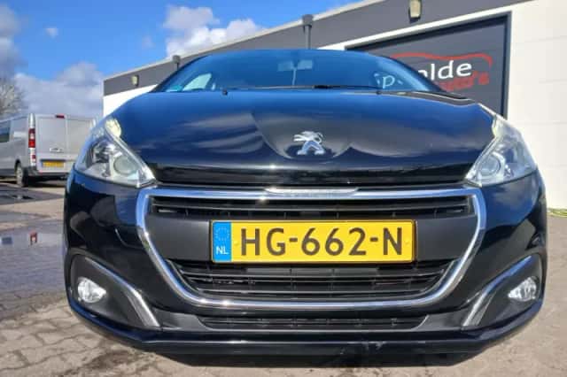 Peugeot 208 (2015) thumbnail 5