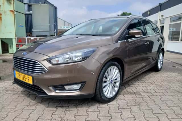 Ford Focus (2016) thumbnail 2