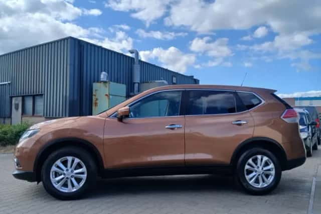 Nissan X-Trail (2016) thumbnail 6
