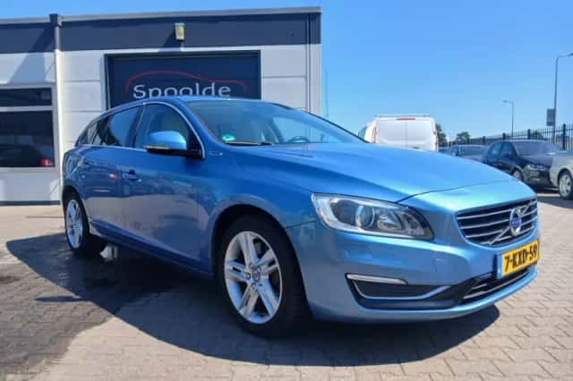 Volvo V60 (2013) thumbnail 1