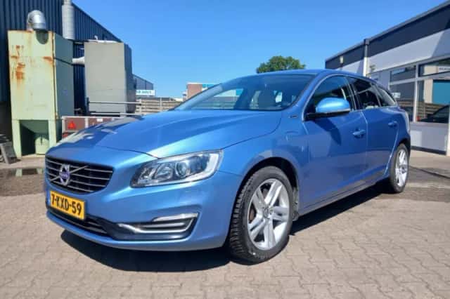 Volvo V60 (2013) thumbnail 2