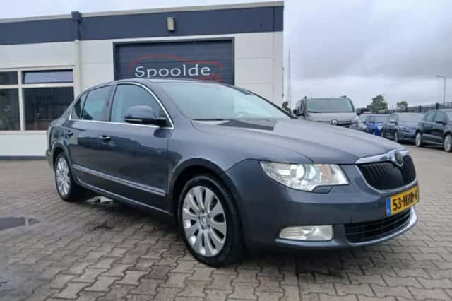 Škoda Superb (2008) thumbnail 1