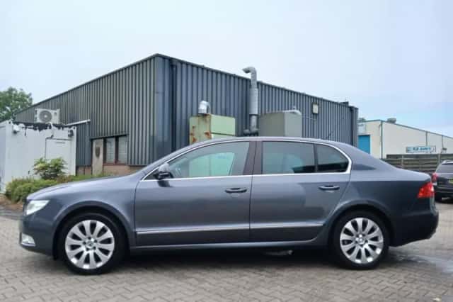 Škoda Superb (2008) thumbnail 6
