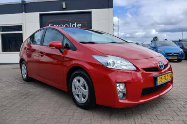 Toyota Prius (2011) thumbnail 1