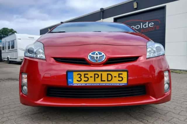 Toyota Prius (2011) thumbnail 5