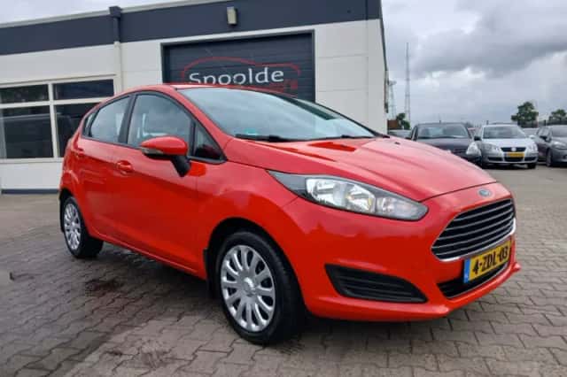 Ford Fiesta (2014) thumbnail 1