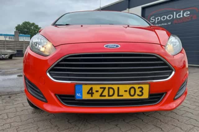 Ford Fiesta (2014) thumbnail 5