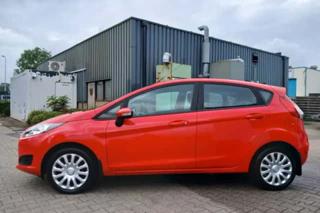 Ford Fiesta (2014) thumbnail 6