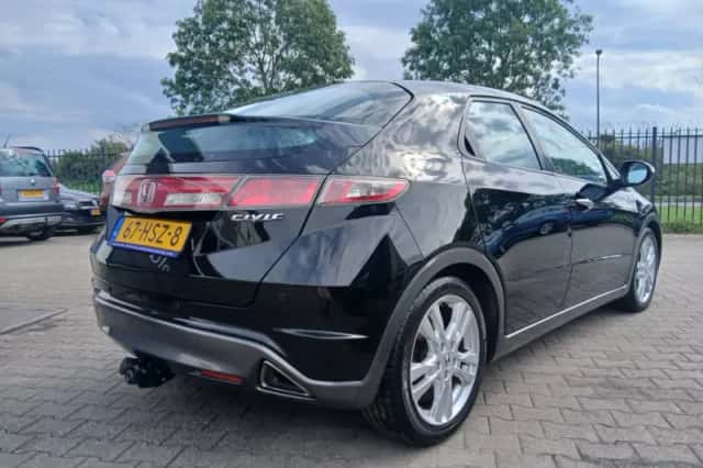 Honda Civic (2009) thumbnail 4