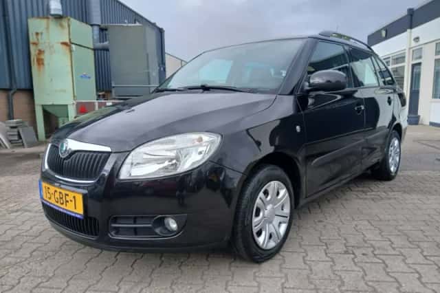 Škoda Fabia (2008) thumbnail 2