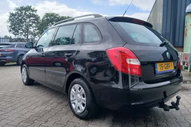 Škoda Fabia (2008) thumbnail 3