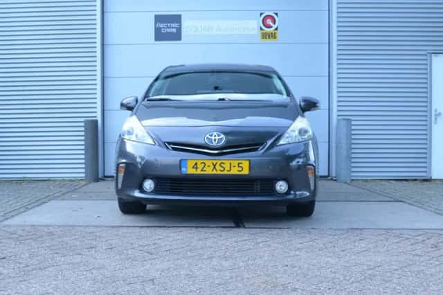 Toyota Prius (2012) thumbnail 6