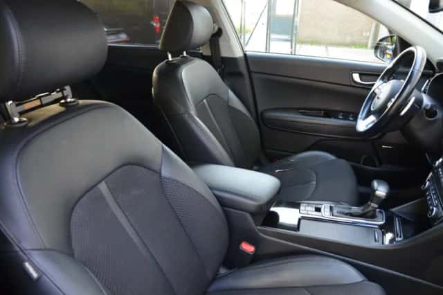 Kia Optima (2019) thumbnail 3