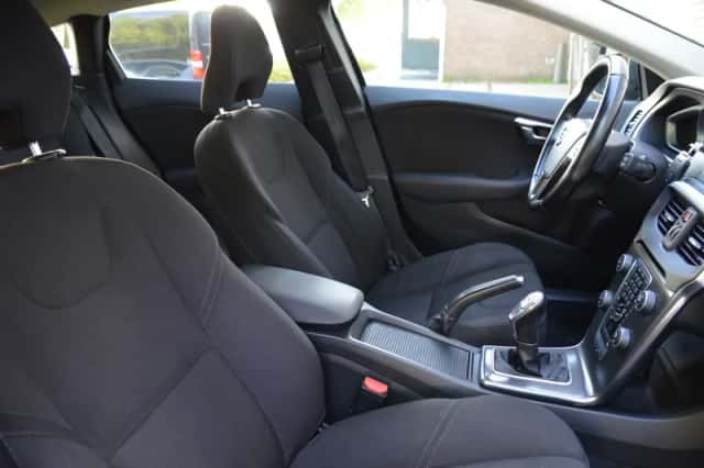 Volvo V40 (2014) thumbnail 2