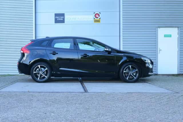 Volvo V40 (2014) thumbnail 6