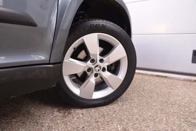Škoda Yeti (2015) thumbnail 5