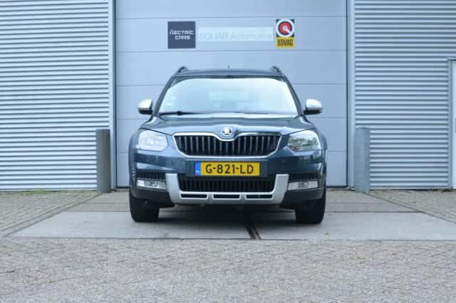 Škoda Yeti (2015) thumbnail 6