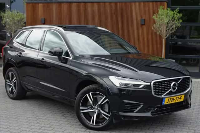 Volvo XC60 (2017) thumbnail 2
