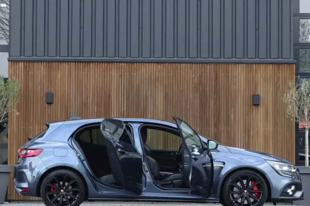 Renault Mégane (2018) thumbnail 4