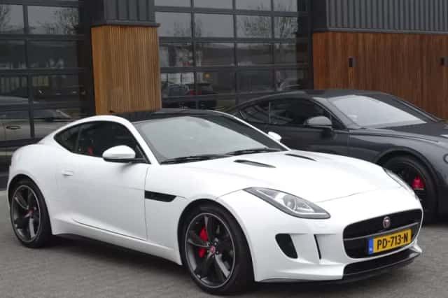 Jaguar F-Type (2017) thumbnail 3